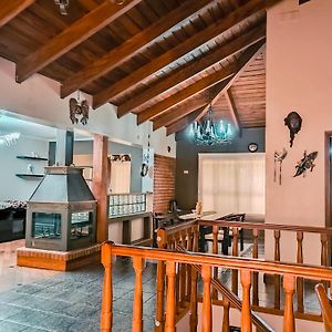 Encantadora Casa Con Piscina